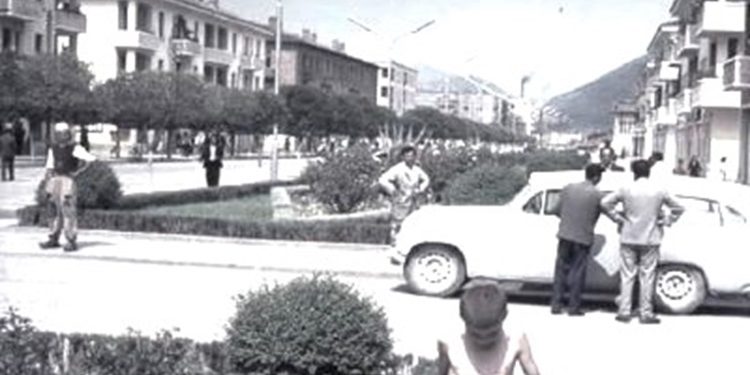 “Ministrit Balluku, i pëlqenin këngët popullore të Shqipërisë së Mesme, dhe im atë e shoqëronte me violin dhe në këto mbrëmje familjare, ku pihej pak alkool…”/ Dëshmia e rrallë e shkrimtarit të njohur