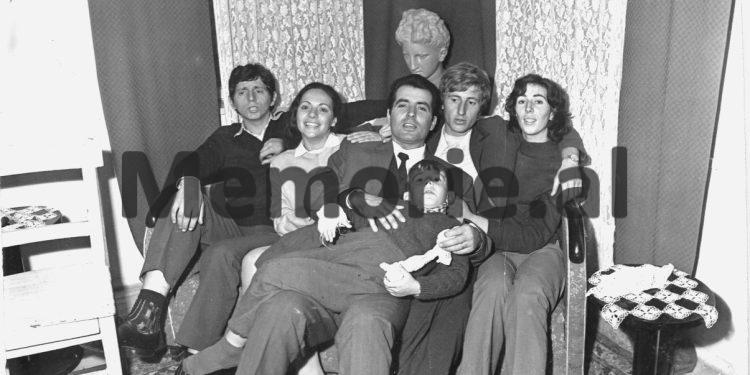 “Pas divorcit me tim shoq, erdhën t’i merrnin me forcë dy djemtë, mua më ra të fiktë, por e gjithë Selenica…”/ Dëshmia e ish-gazetares, e bija e ish-sekretarit të Partisë së Tiranës