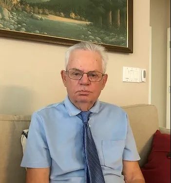 “Biletat ishin shitur, viza skadonte dhe ai u detyrua t’i besonte një punonjëseje bjonde të aeroportit e cila, ia mori lekët, duke…”/ Historia e trishtë e familjes Kostreci, që u largua nga vendi në ’90-ën