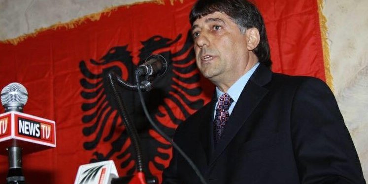 “Kur të gjithë ata që vuanin aty me mua, më pyesin me një fije shprese; ç’thotë bota e qytetëruar, ç’thotë Perëndimi? – unë i vështroja dhe u thosha…”/ Refleksionet e ish-të dënuarit politik