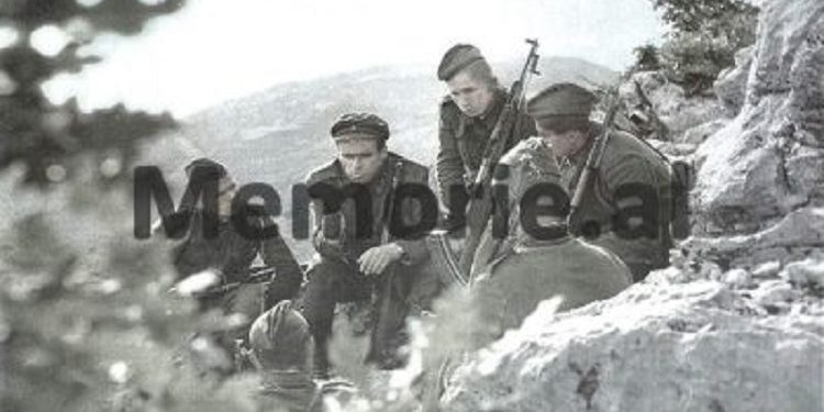 “Kur i dënuan me vdekje, Mexhiti i tha trupit gjykues, le të pushkatohej ai dhe të shpëtonte vëllai, se kishte tre fëmijë të vegjël, por Beqiri, reagoi…”/ Historia tragjike e familjes Capa, që e ktheu UDB-ja