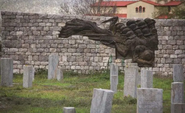 “Ndërsa ‘Masakra e Borovës’, kryhet nga një ushtri, kundër një populli të huaj, ‘Masakra e Mirditës’, për Bardhok Bibën, kryhet nga një ushtri, kundër popullit të vet…”/ Refleksionet e publicistit të njohur, nga SHBA-ës