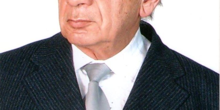 “Natën e vitit të ri 1991, ndërsa ne prisnim të kthehej babai nga Moska, ku kishte shkuar të takonte ish-gruan ruse dhe dy fëmijët, papritur bie telefoni…”/ Historia tragjike e arkitektit të njohur korçar