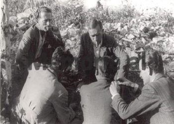 “Njerëzit na raportonin, se Gjinishi takohej me Lumo Skëndon, Abaz Kupin Sheh Karbunarën, e me turli njerëzish, kishte shumë muhabet me Ag Petrelën dhe shtëpinë e tij…”/ Letra e Enver Hoxhës