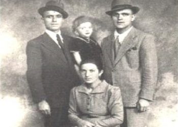 “Në 1967-ën, kur Ilia Dilo Sheperin, e zhvarrosën nga oborri i kishёs, eshtrat ia morën fëmijët dhe u binin rrugëve, kurse komunistët talleshin me kafkën e tij, duke…”/ Historia tragjike e familjes Dilo