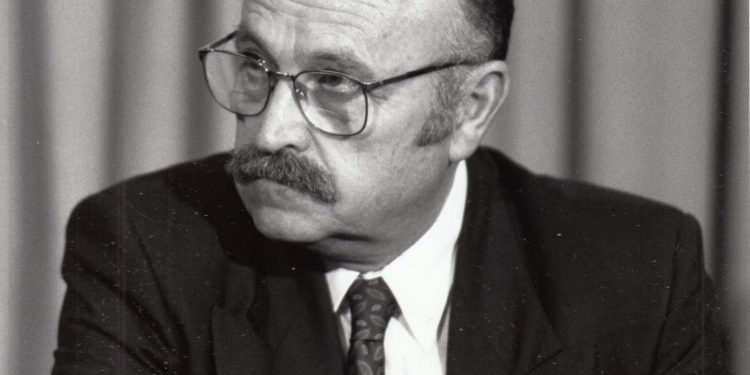 “Çamët e ardhun nga Greqia, kanë qenë kriminelë lufte, krijuen probleme, Greqia, s’do të pranojë të kthehen mbrapsht, tema e pasunive…”/ Deklarata e Micotaqisit, pas kërkesave të Meksit për çamët, maj 1992!