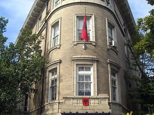 “Para viteve 1950-të, SHBA-të, ishin të angazhuara aktivisht në një komplot, që të përmbysnin qeverinë e Enver Hoxhës, me forca paramilitare, por…”/ Artikulli i ‘New York Times’, në janar 1991