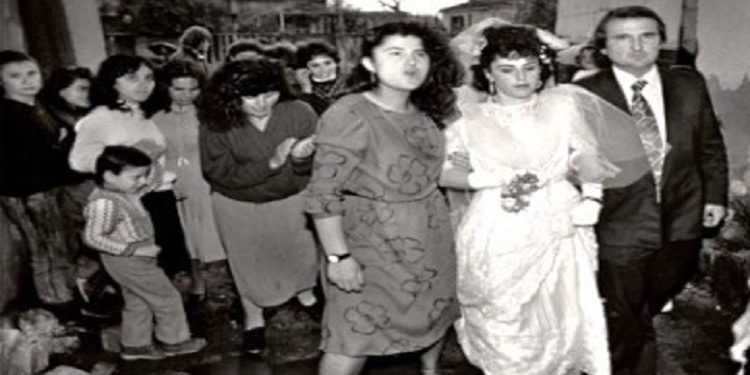 “Në nahijen tonë, vajza e një kryetari kooperative, që ishte edhe deputet i Kuvendit Popullor, u dashurua me një arixhi, por babai i saj…”/ Ngjarja e panjohur që tronditi Beratin, në vitet ’80-të