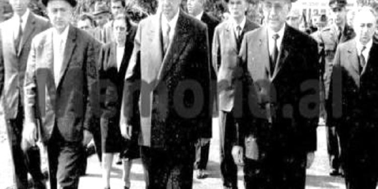 “Shoku Hysni bëri dy ndërhyrje në Paris, në vitet 1968-’69, por në 1974, kur shkoi përsëri për kontroll, s’pranoi të operohej, pasi…”/ Raport-informacionet “tepër sekrete” të drejtorit të klinikës speciale, Dr. Pavllo Milo