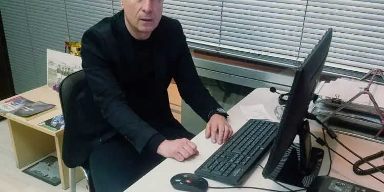 “Në ndeshjen me ‘Dinamon’ në ‘Qemal Stafa’, arbitri s’më lejoi të luaja dhe më qethi Ali Kastrati në korridor, me gërshërët që priste…”/ Dëshmia e rrallë e ish-lojtarit të “Partizanit” dhe Kombëtares, në vitet ’80-të