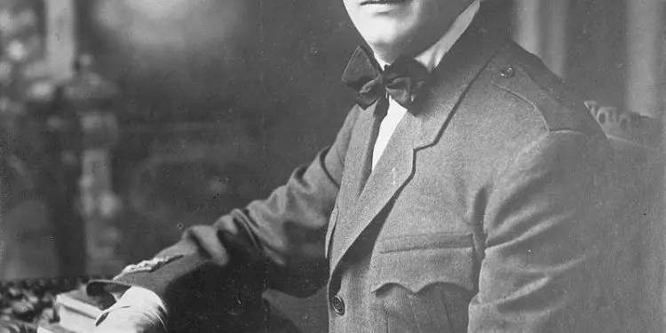 1 Shtatori 1928, dita kur parlamenti i asaj kohe, sanksionoi ligjërisht dhe shpalli Mbretërinë Shqiptare, duhet të jetë ditë e shënuar zyrtare e shtetit tonë