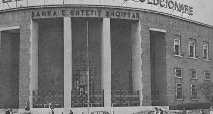 “Këto pasuri që prej një kohe të gjatë, ndodhen nën sekuestro, në pritje të…” / Zbulohet dokumenti i rrallë i vitit 1947, si konfiskoheshin pronat dhe pasuritë e “armiqve të popullit”?