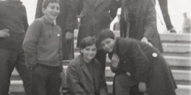 “Ju tregoj nxënësit e mësuesit, nga sportistët, tek artistët dhe politikanët, kush ishin ‘avnirustemast’ e dikurshëm, që kujtohen edhe sot…”/ Historia e panjohur e shkollës në qendër të kryeqytetit