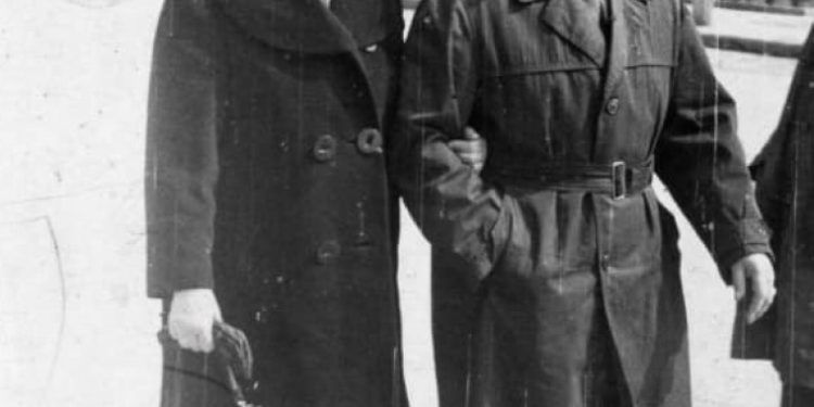 Si e la në fuqi dënimin me vdekje të Lef Nosit, nipi i tij, nënkryetar i Gjykatës së Lartë Ushtarake, i cili gjatë Luftës, ishte përkthyes i Enverit, kurse nëna e tij, trashëgoi shtëpinë dhe pasurinë e Lefit!