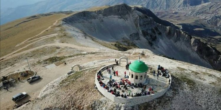 “Prej Naim Frashërit, shqiptarët e morën vesh se ç’ishte ky sekt, por edhe Naimi vetë, më shumë e shpiku Bektashizmin, sesa e interpretoi atë…”/ Refleksionet e gazetarit e publicistit të njohur