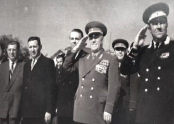 “Oficeri Ndoc Luli, shpreson në ndryshimin e situatës, Qazim Zylaj, ka të afërt me burgim të përjetshëm, e shoqja nga familja Hysenbegasi, vdekur në burgje…”/ Fjala e Enverit dhe Mehmetit në Byro, prill 1953