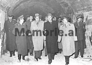 “Dy muaj para se të më arrestonin, më dhanë një dekoratë për; ‘Veprimtari të Shquar në Fushën e Mbrojtjes’, kurse në dhomën time, në Shtëpinë e Oficerëve në Lushnje…”/ Dëshmia e ish-komandantit të Divizionit