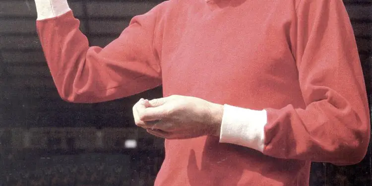 “Në ndeshjen me ‘Dinamon’ në ‘Qemal Stafa’, arbitri s’më lejoi të luaja dhe më qethi Ali Kastrati në korridor, me gërshërët që priste…”/ Dëshmia e rrallë e ish-lojtarit të “Partizanit” dhe Kombëtares, në vitet ’80-të