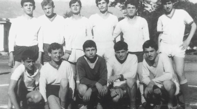 “Ju tregoj nxënësit e mësuesit, nga sportistët, tek artistët dhe politikanët, kush ishin ‘avnirustemast’ e dikurshëm, që kujtohen edhe sot…”/ Historia e panjohur e shkollës në qendër të kryeqytetit