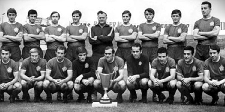 “Me Torinon në ’68-ën, na dhanë nga një dollar e gjysëm dhe në tre ditë, 4 dollarë, pra asnjë paketë cigare s’bleje. Doja t’u merrja vëllezërve nga një palë çorape, por…”! / Dëshmia e rrallë e legjendës së futbollit shkodran?!