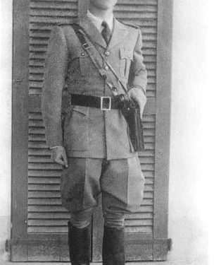 “Pushkën nuk do t’a lëshojmë, kush të dojë le të na ndjekë!”/Epopeja e panjohur e Abaz Ermenjit, nacionalistit të Sorbonës, që sfidoi Hitlerin dhe Enverin