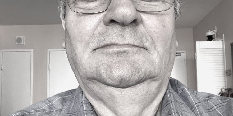 “Pasi më pushkatuan babain në ’47-ën, me ‘Grupin e deputetëve’, ne u vendosëm në Shkodër, ku oficerët e Sigurimit dhe vetë Feçor Shehu, shkonin natën te shtëpia e mamasë dhe…”/ Dëshmia e rrallë e Artan Kokoshit