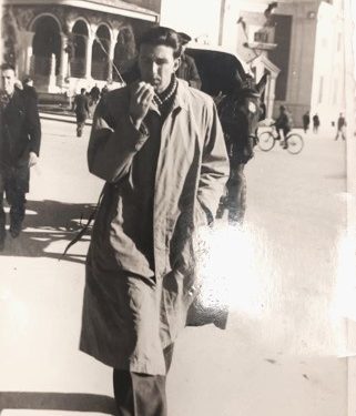 “Pasi më pushkatuan babain në ’47-ën, me ‘Grupin e deputetëve’, ne u vendosëm në Shkodër, ku oficerët e Sigurimit dhe vetë Feçor Shehu, shkonin natën te shtëpia e mamasë dhe…”/ Dëshmia e rrallë e Artan Kokoshit