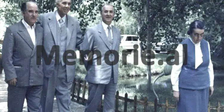 “Kur Verua, erdhi nga Parisi, kolegët e tallnin: ‘tutkun’, i thoshin – ‘të kanë vajtur këmbët, e jo koka në Paris’, ‘t’i shtrydhën trutë putanat dhe…”/ Kujtimet e panjohura të Lasgush Poradecit, për Enver Hoxhën