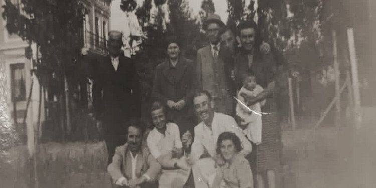 “Në Burrel, babait i shkonin në katër të mëngjesit në qeli dhe i thoshin; ‘çohu se të ka ardhur urdhri për t’u pushkatuar’, duke e detyruar të hapte gropën, varrin e tij…”/ Dëshmia e trishtë e Qazim Kokoshit