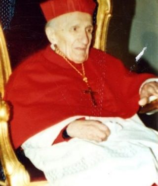 “Kur oficerët e Ministrisë së Brendshme, i thanë Dom Mikelit, për Ernestin; ‘Gjallë e shëndoshë e ke, ai boton në Romë një revistë, ku na shan e na denigron’, ai…”/ Kujtimet e mikut të Kardinalit Koliqi