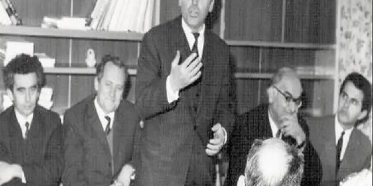 “Enveri në atë kohë, dukej i hapur dhe bisedonte me ne, si një njeri i thjeshtë, pasi…”/ Dëshmia e rrallë e akademikut Aleks Buda, kur u takua me diktatorin, në Konferencën e Paqes në Paris, në ’46-ën