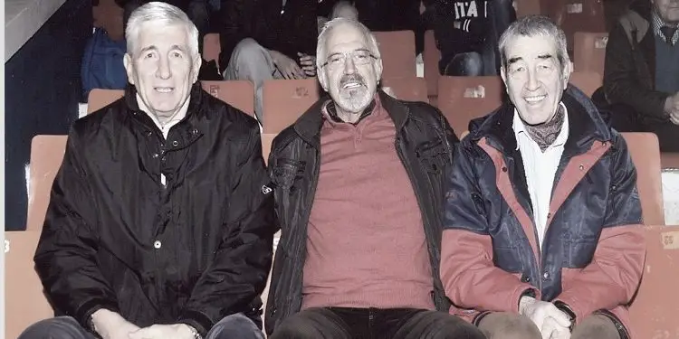 “Kur disa tifozë, i dolën përpara Hysni Kapos dhe i thanë se; Papavangjelin na e ka marrë ‘Dinamo’, nuk e kthejnë në Vlorë, ai…”/ Historia e panjohur e legjendës së basketbollit vlonjat dhe atij kombëtar