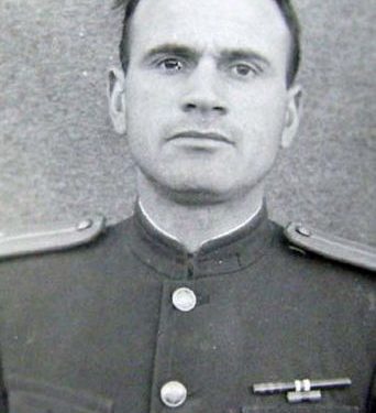 “Pas reagimit të shkrimtarit, komisari Shahin Skura na u hakërrye: ‘Ç’a me i ba Partisë dhe shokut Enver, pa ta tregoj unë të drejtën universale! Ju ballistët, s’meritoni asnjë të drejtë, pasi….”! Dëshmia e ish-të burgosurit të Spaçit