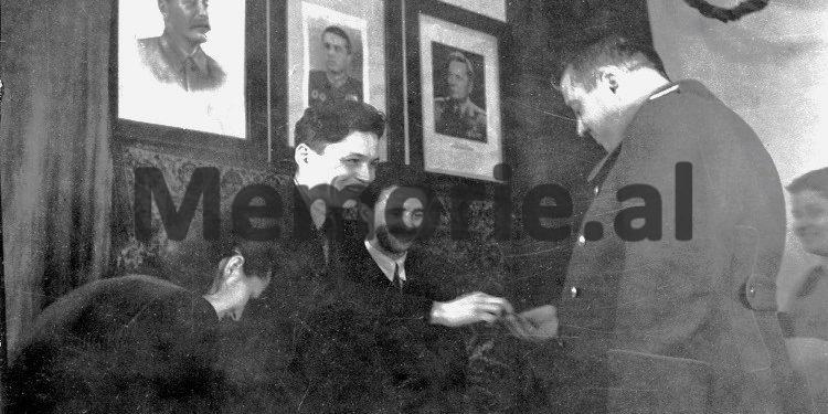 “Zgjedhjet e 2 dhjetorit 1945, ishin farsë e vërtetë, pasi aty mori pjesë vetëm Partia Komuniste, madje kishte raste, që ata votuan pro 110% dhe quheshin të vlefshme…”/ Dëshmitë e rralla të mjekut italian