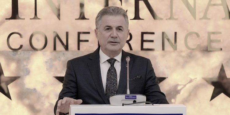 “Pas agresioneve nazifashiste, pothuaj të gjithë Monarkët e Evropës, u larguan nga vendet e tyre, por askush nuk i quajti ata tradhtar, siç u akuza Mbreti Zog…”/ Refleksionet e politikanit të njohur