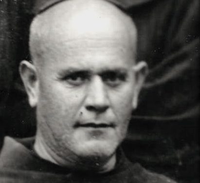 “Pas 34 vitesh, kur u hap varri i At Serafinit, nga infermierja Marie, një besimtare katolike, që kishte varrosur vetë, u gjet…”/ Historia e trishtë e fratit që vdiq nën torturat e Sigurimit, në 1947-ën
