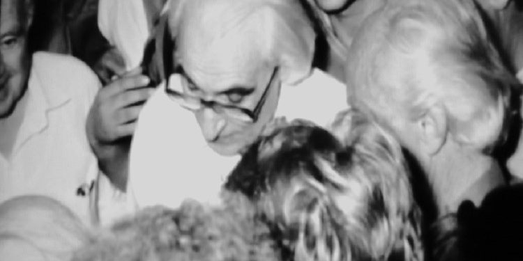 “Kur u kthye në Shqipëri, në korrik 1992, në vënd që ta prisnin me kurora dafinash, hapën fjalë se Arshiu kishte thënë; të varen komunistët në litar dhe…”/ Refleksionet e shkrimtarit të njohur