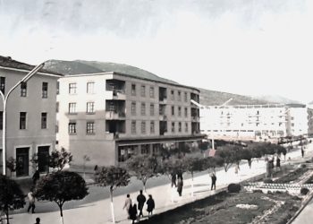 “The violin was given to the famous Russian journalist, Ehrenburg, and a xhybe (a type of traditional vest/robe), which was kept in our house, was gifted to Khrushchev, in ’59…” / The unknown story of the famous Çiftja family, who were persecuted by the communist regime