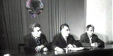 “Sapo u futa në sallën e gjyqit, gjykatësi Sofokli Papajani, për t’u bindur se deklaratën e kisha firmosur vetë, gjoja konfidencialisht, më tha…”/ Dëshmia e rrallë nga SHBA-ja, e ish-të dënuarit politik 