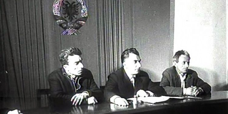 “Sapo u futa në sallën e gjyqit, gjykatësi Sofokli Papajani, për t’u bindur se deklaratën e kisha firmosur vetë, gjoja konfidencialisht, më tha…”/ Dëshmia e rrallë nga SHBA-ja, e ish-të dënuarit politik