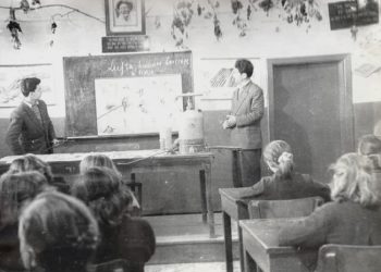 “Kur profesori i historisë po shpjegonte mbi Konferencën e Labinotit dhe ai tha se; ‘Me ardhjen e pushtuesve nazistë, i gjithë reaksioni u bashkuan rreth tyre’, Arbëri u çua…”/ Historia e trishtë e diktaturës komuniste