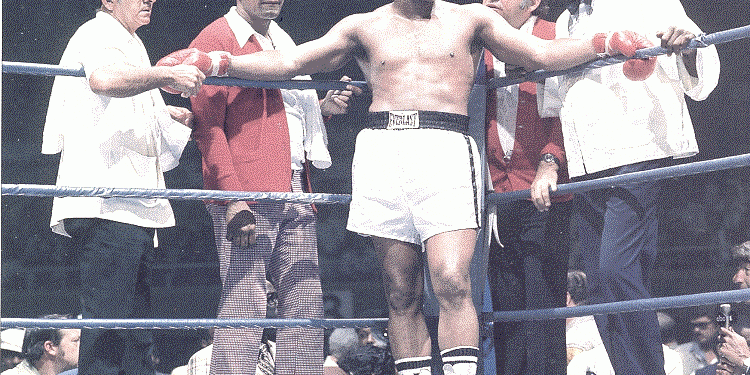 “Kasius Klei Shqiptar”: Boksieri që u burgos për admirimin e Muhamed Aliut