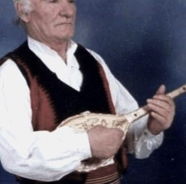 “Në Dizhon të Francës në ’70-ën, aq shumë u pëlqeu pjesa që luajta me çiftelinë që më kishte gadit Gjin Shkoza, saqë kryetari i jurisë, u ngrit dhe ma kontrolloi, se mos…”/ Dëshmia e rrallë e “Paganinit” shqiptar