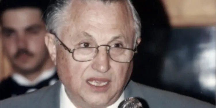 “Ish-ballisti që kishte idhull Mit’hat Frashërin, mjekoi në momentet e fundit të jetës, kreun e Legalitetit, Abaz Kupin dhe mbarë shqiptarët e SHBA-ës, për 50 vjet…”/ Historia e panjohur e Dr. Agim Leka