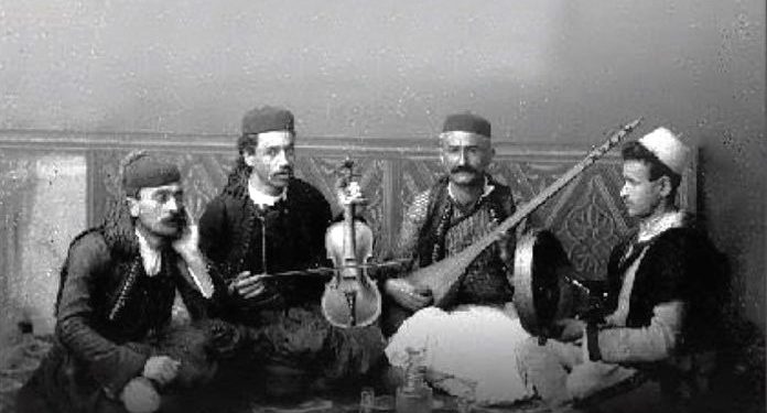 “Gjermanët erdhën edhe në rrugicën tonë, ku flejshin e hajshin vorfnisht në makina dhe mes popullit e familjeve, ishin të qetë e të urtë, por kishin urrejtje për…”/ Dëshmia e rrallë, e Ipeshkvit Katolik të Shkodrës