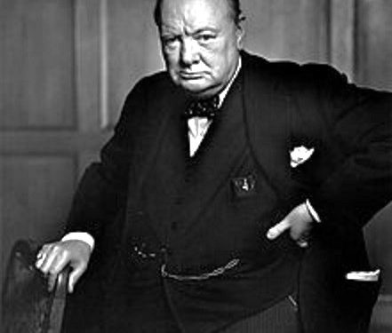 “E, ndërsa nacionalistët internoheshin në Ventotene, komunistët shqiptarë fërkonin duart me entuziazëm, për sukseset e ‘Luftës rrufe’, të Hitlerit…”/ Refleksionet e ish-të dënuarit politik, për “kolaboracionizmin”!