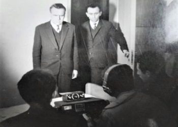 “Ndërsa gatuante makarona, i trokasin në derë, e lajmërojnë të niset me shërbim, si përkthyes i frëngjishtes në Kongresin e 7-të të PPSH-së, por…”/ Si e burgosi Sigurimi të birin e rilindësit të shquar nga Korça?!