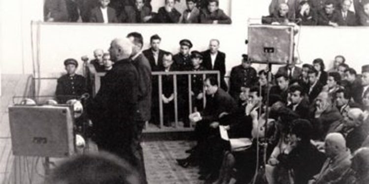 “Hetues më caktuen Shyqëri Çokun i cili, urdhëroi policët të më zgidhnin duart dhe si shkodran që ishte, unë i thashë; nadja e mirë, por ai…”/ Kujtimet e ish-Ipeshkrvit të Shkodrës, Dom Zef Simoni