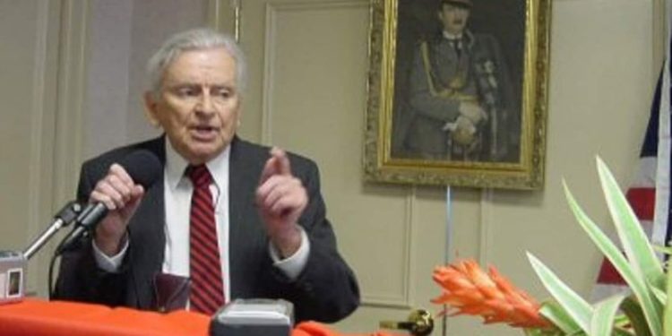 “Në janar 1945, nga Kampi Barit, Mit’hat Frashëri, kreu i ‘Ballit Kombëtar’ dhe Imam Salih Myftija, i organizatës ‘Legaliteti’, i kërkuan Sekretarit Amerikan të Shtetit, që…”/ Historia e panjohur e klerikut të famshëm