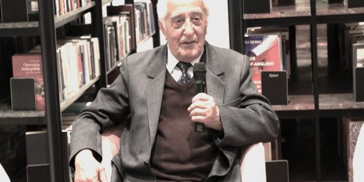 “Çfarë më tregoi mësuesi Gjeto Vocaj, nipi i Gjomarkajve të Mirditës, për takimin në zyrën e Enver Hoxhës, me djalin e vogël, Nikën, fenomenin e matematikës…”?! / Dëshmia e rrallë e gazetarit të njohur